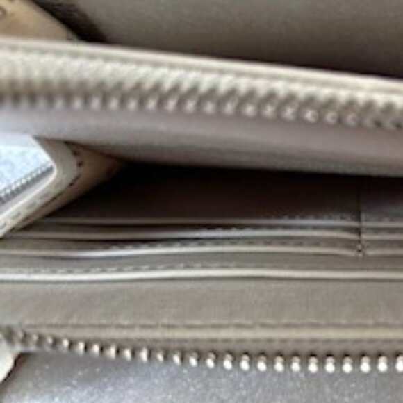 Steve Madden "B Siena" Crossbody bag in "Chalk" New with tags - Picture 9 of 12